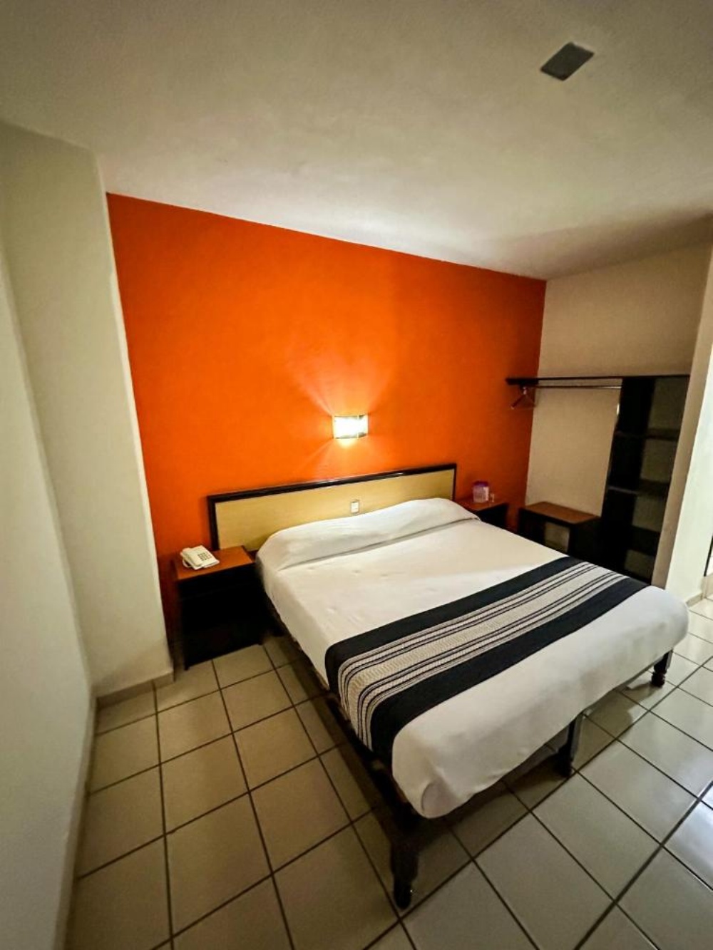 Single Room at Hotel Montreal, photo 3