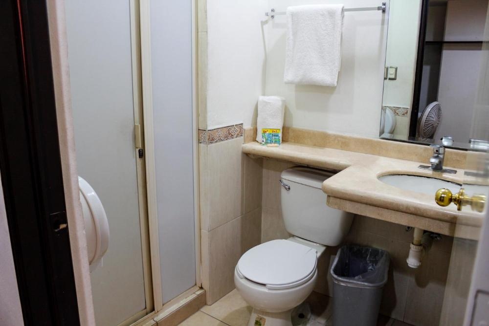 Single Room at Hotel Montreal, photo 2
